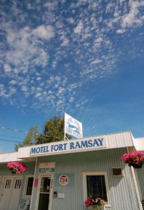 Отель Motel & Camping Fort Ramsay, Гаспе